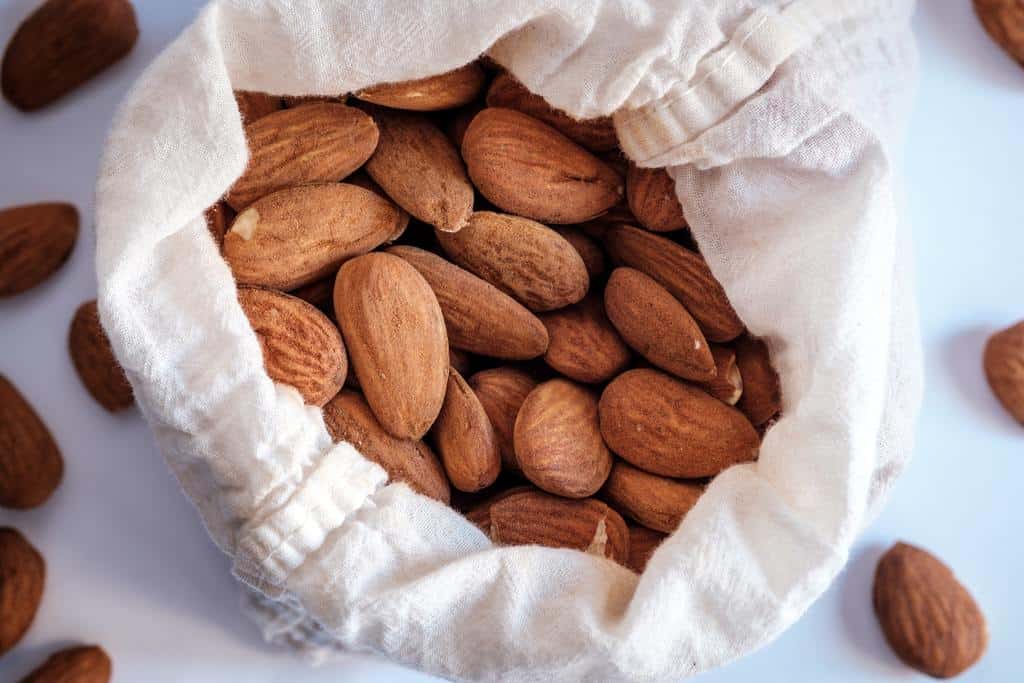 Almonds are a good source of calcium and magnesium